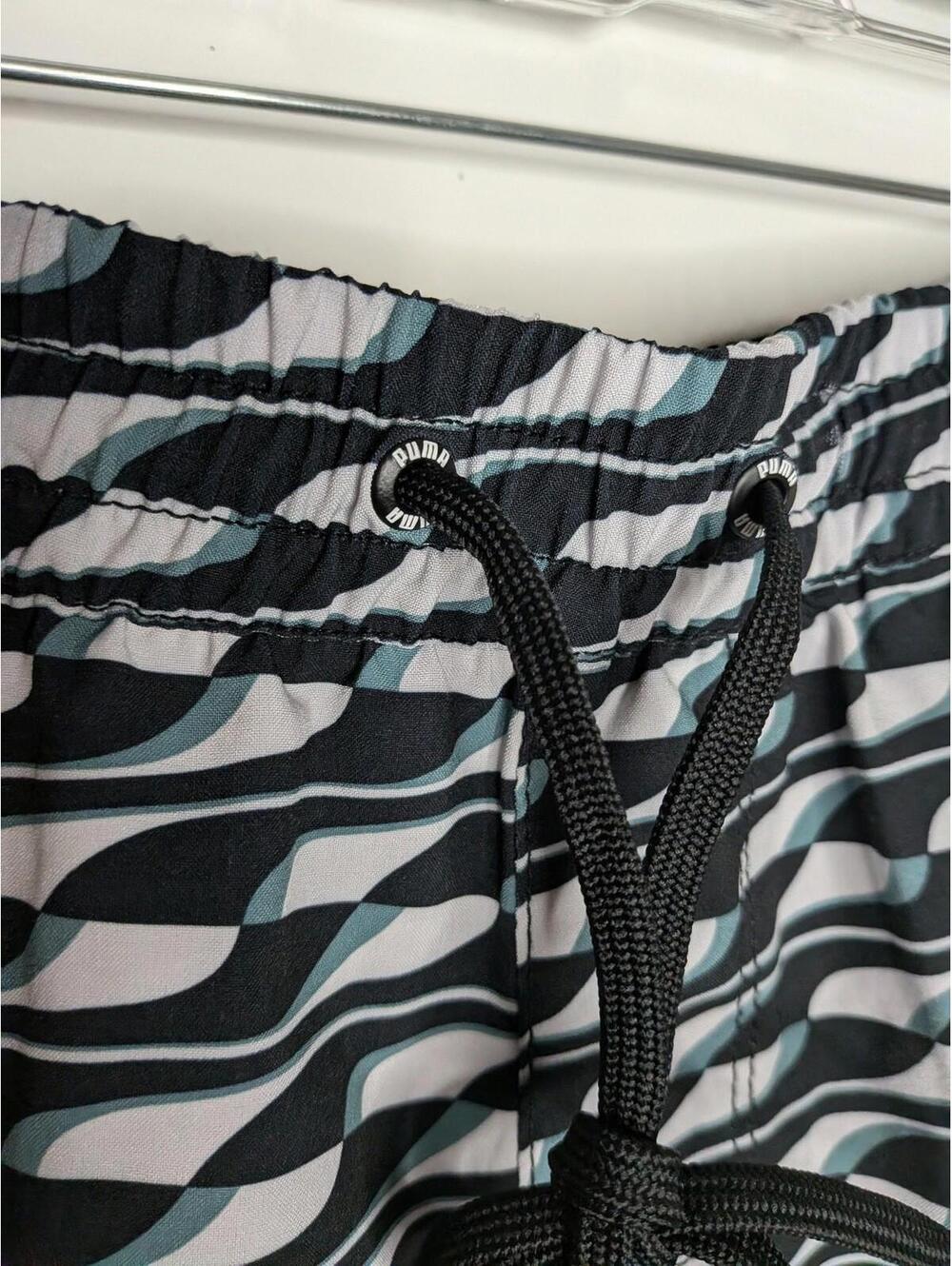 Puma Swim Shorts Mens Large Black Wave Stripe Elastic Waist Lined Trunks Pockets - Picture 4 of 8